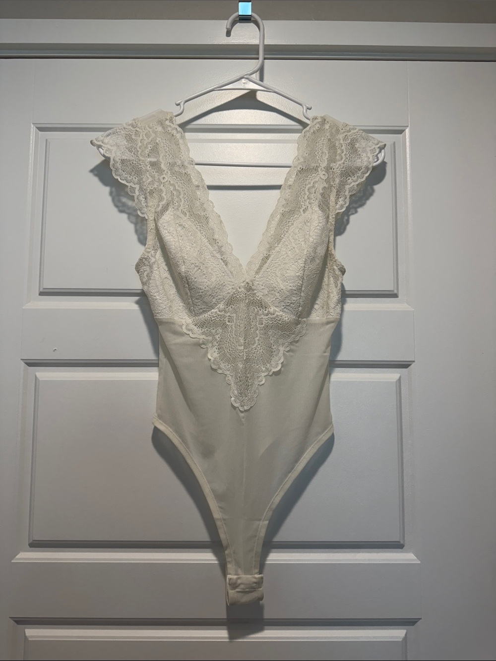 Bozzolo Ivory Lace V-Neck Bodysuit